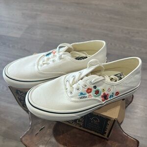 Women’s vans embroidery Eco Cush sneakers